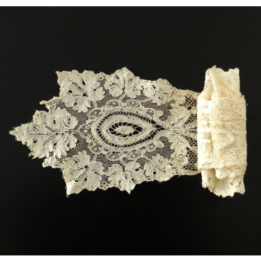 Corbata de encaje antiguo, posiblemente Bélgica, 137 x 12 cm #A0612