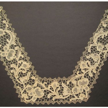 Cuello de encaje antiguo de Inglaterra (Reino Unido) 36 x 54 cm #A0702