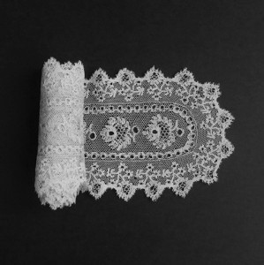 Corbata de encaje antiguo de Inglaterra (Reino Unido) 102 x 10 cm #A0614