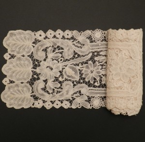 Corbata de encaje antiguo de Bruselas (Bélgica) 132 x 15,5 cm