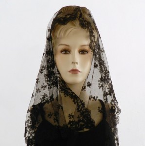 Mantilla de encaje antiguo de Blonda 112 x 60 cm #A1104